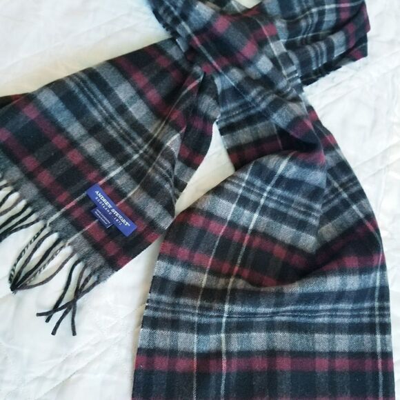 NWOT Andrew Stewart Cashmere scarf - Picture 2 of 6